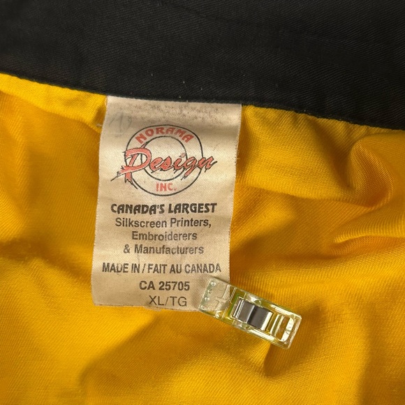 Y2K POKER RUNS AMERICA men's yellow black embroidered button down shirt, XL. - Picture 7 of 8